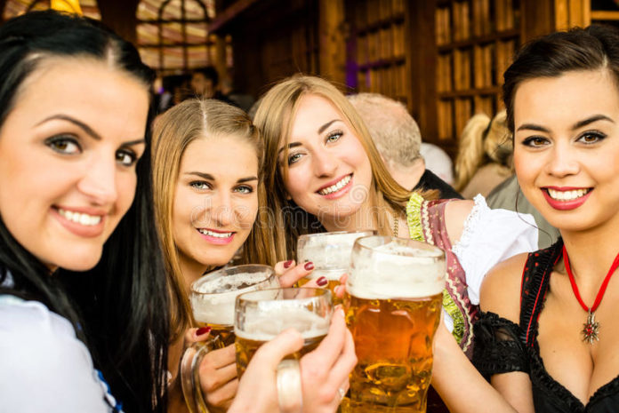 Oktuderfest birra ed allegria Oktuderfest birra ed allegria