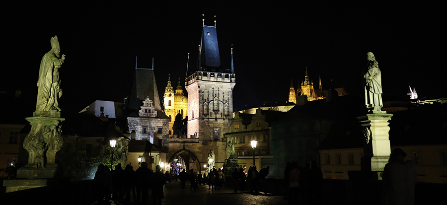 Praga Ponte Carlo Notturno