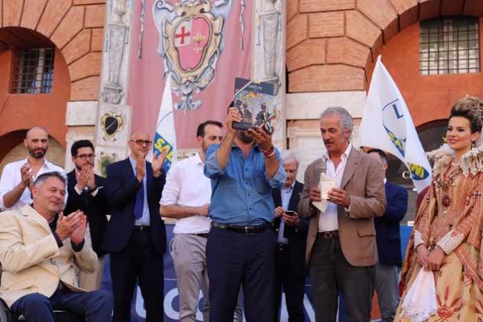 Salvini a Foligno foto-Ansa Salvini a Foligno foto-Ansa